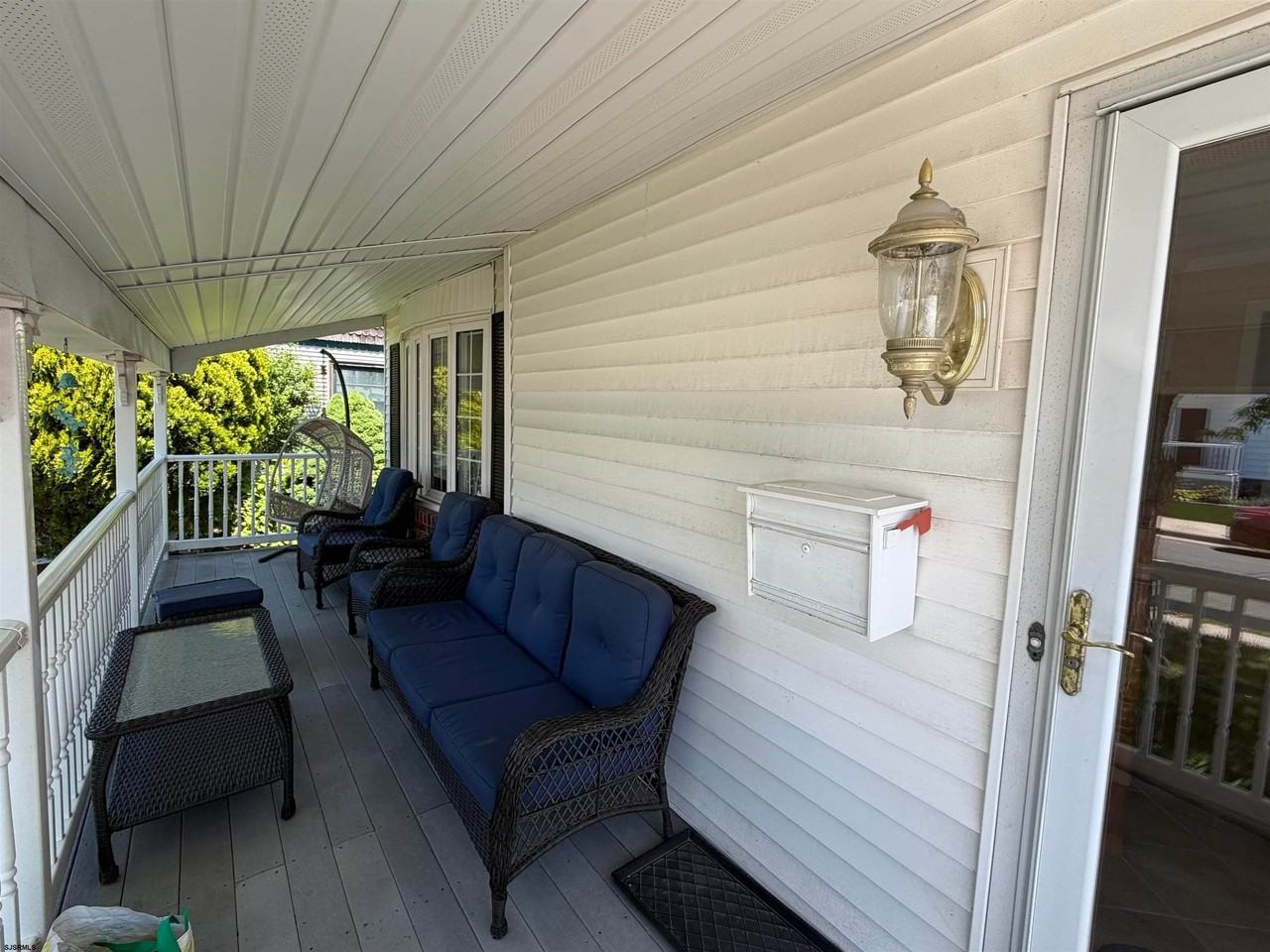 415 N Harvard Ave - Photo 2 of 20