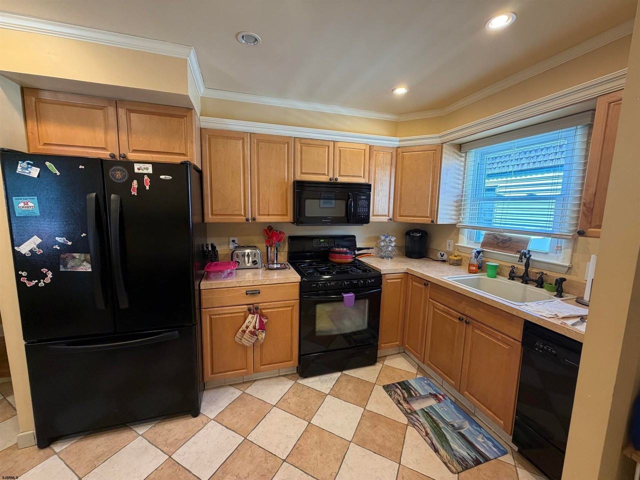 415 N Harvard Ave - Photo 7 of 20