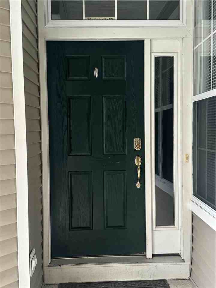 4312 Creek Rd - Photo 4 of 32