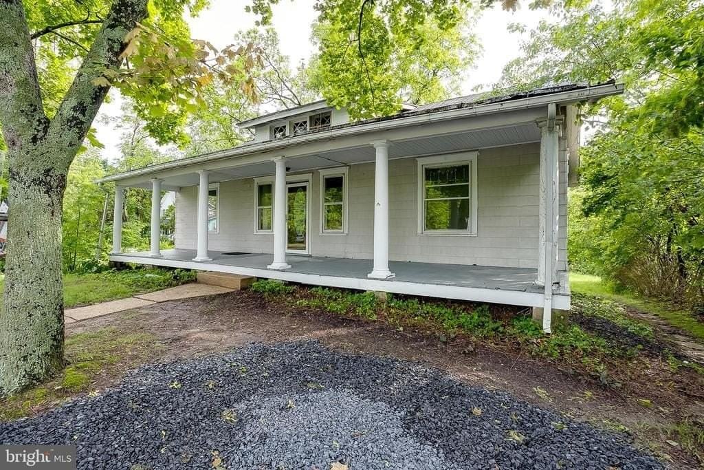 422 Lumberton Rd - Photo 2 of 15