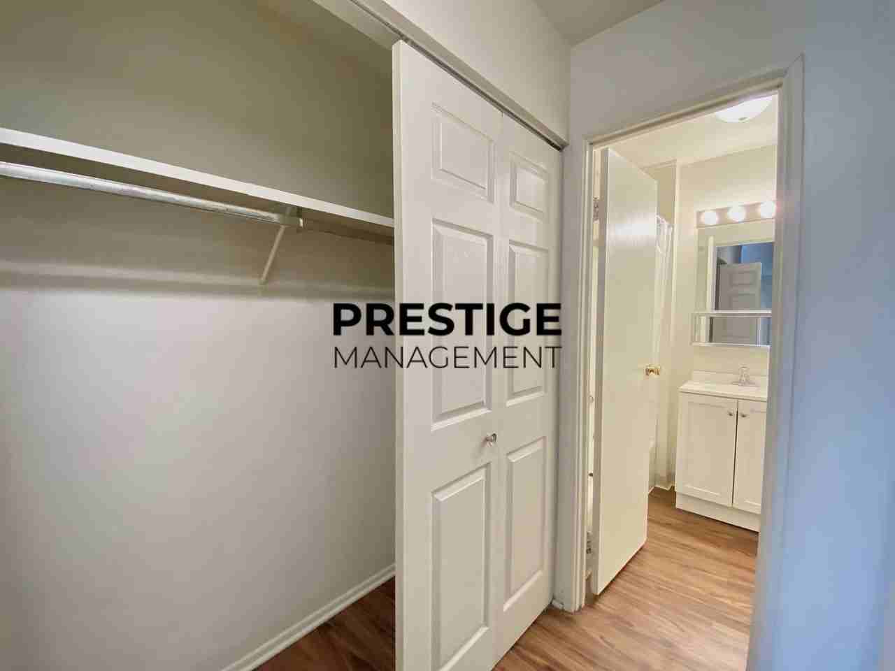 1680 Driftwood Dr #M - Photo 5 of 7