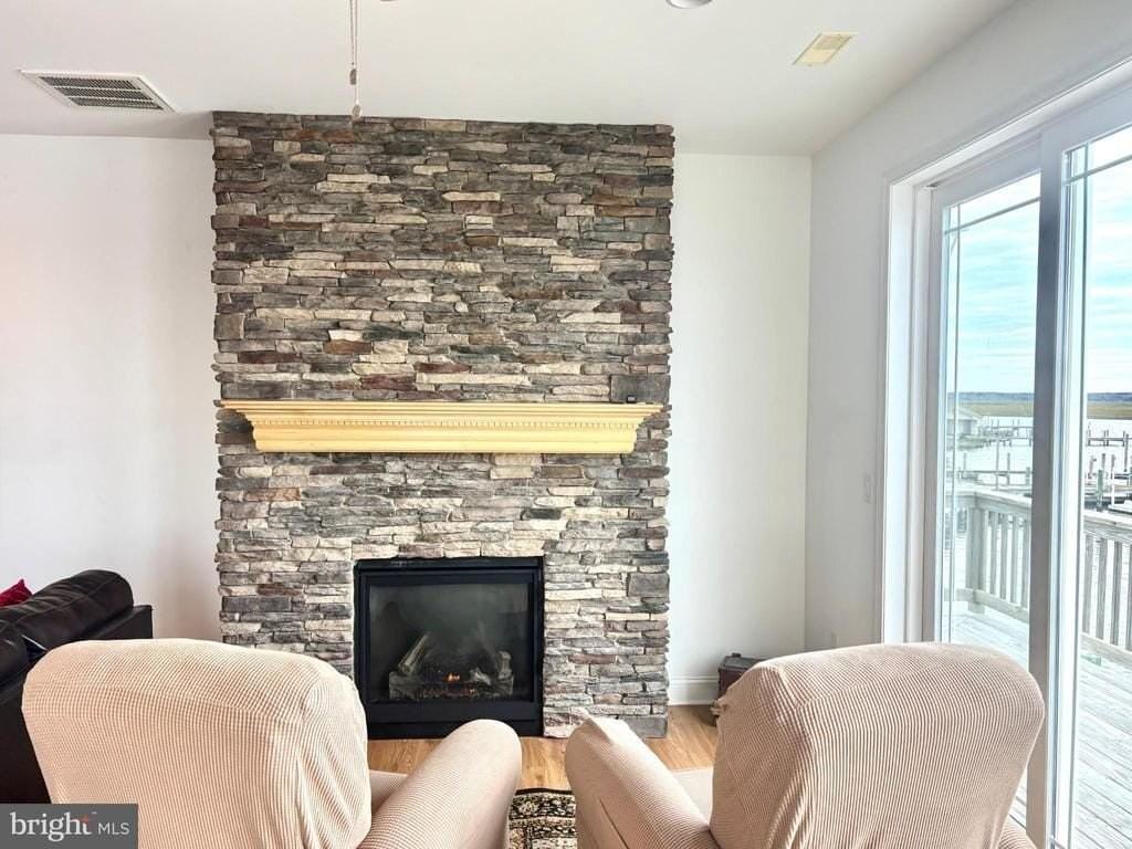 448 Dock Rd - Photo 4 of 36