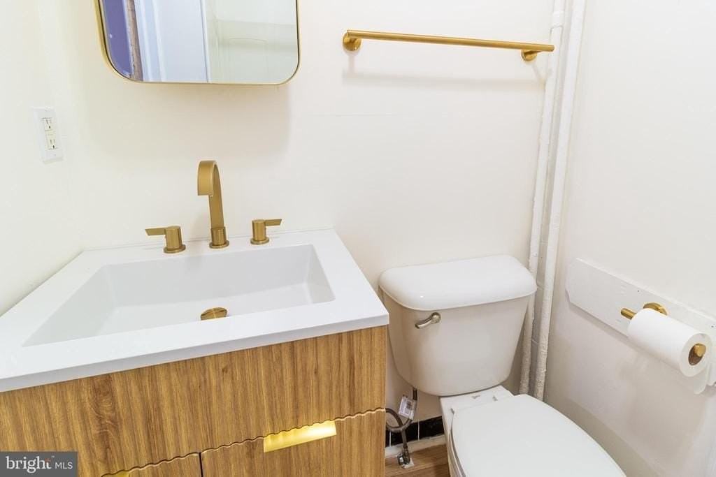 427 N Preston St #1stFL - Photo 4 of 11