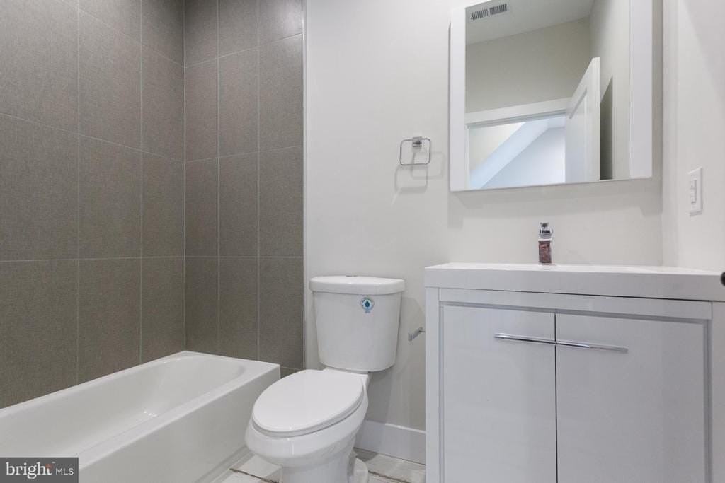 5126 Malcolm St - Photo 6 of 20