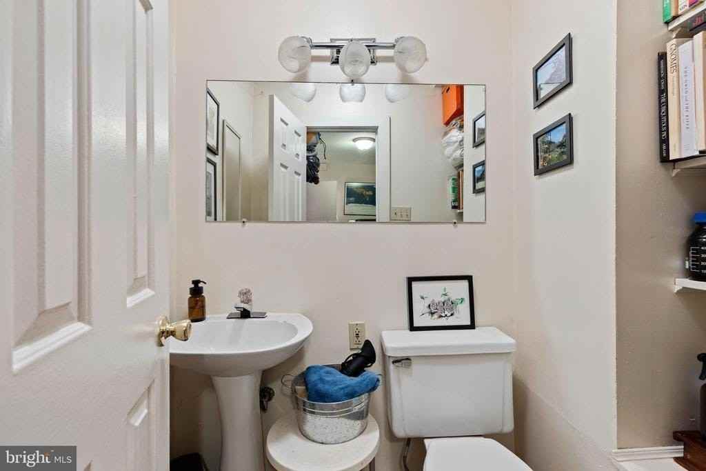 402 Fairmount Ave - Photo 6 of 15