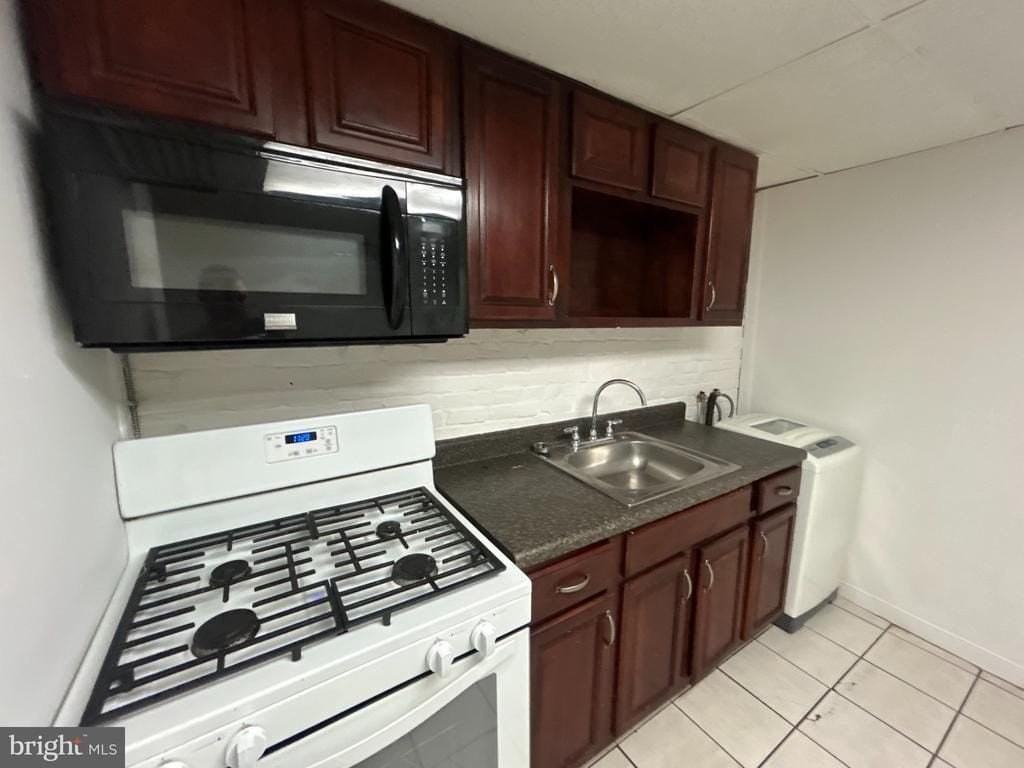 44 S 2nd St - Photo 3 of 9