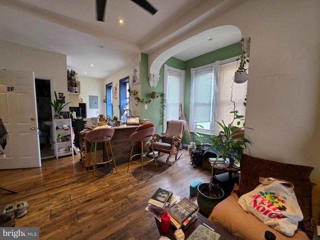 4043 Spring Garden St - Photo 4 of 11