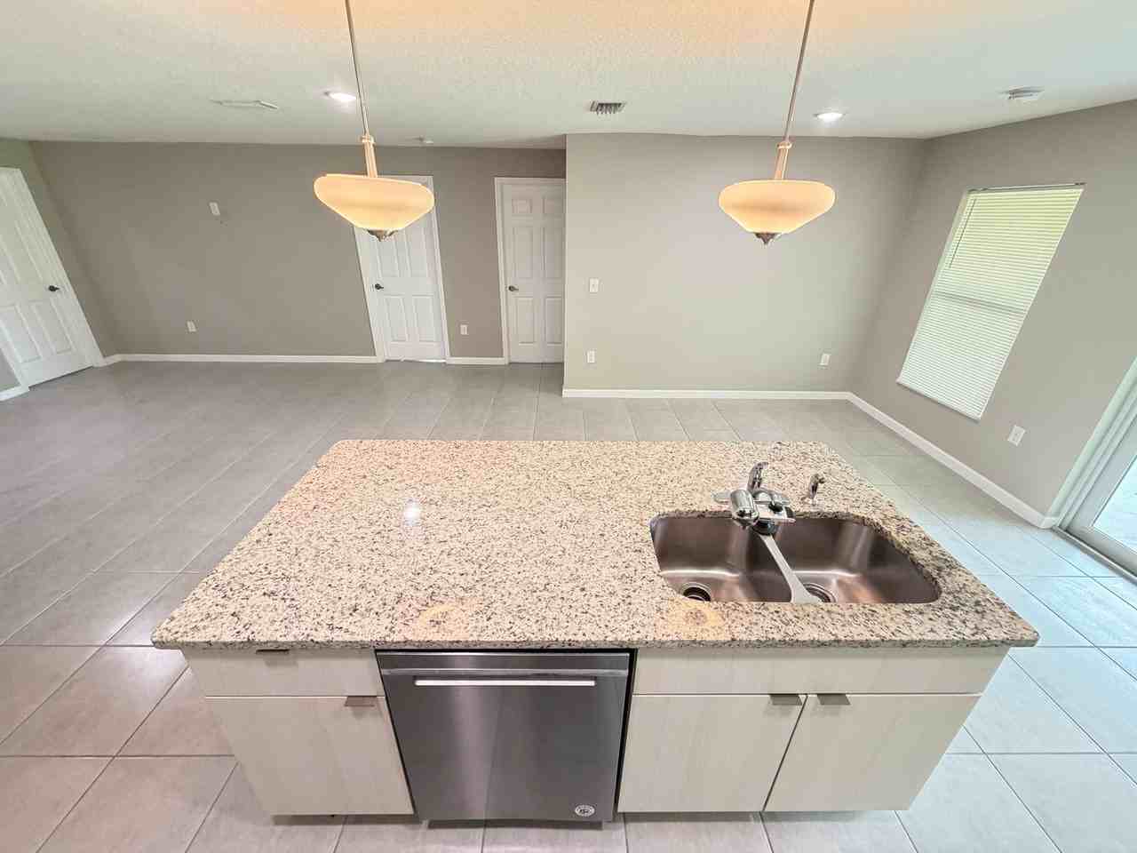 867 Glencove Ave Nw - Photo 6 of 35