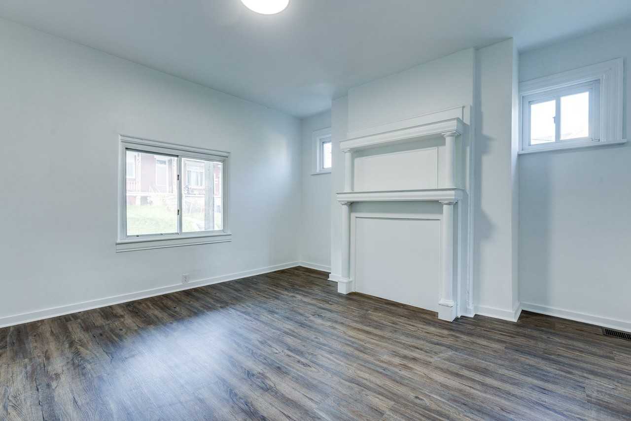 623 Lillian St - Photo 3 of 43