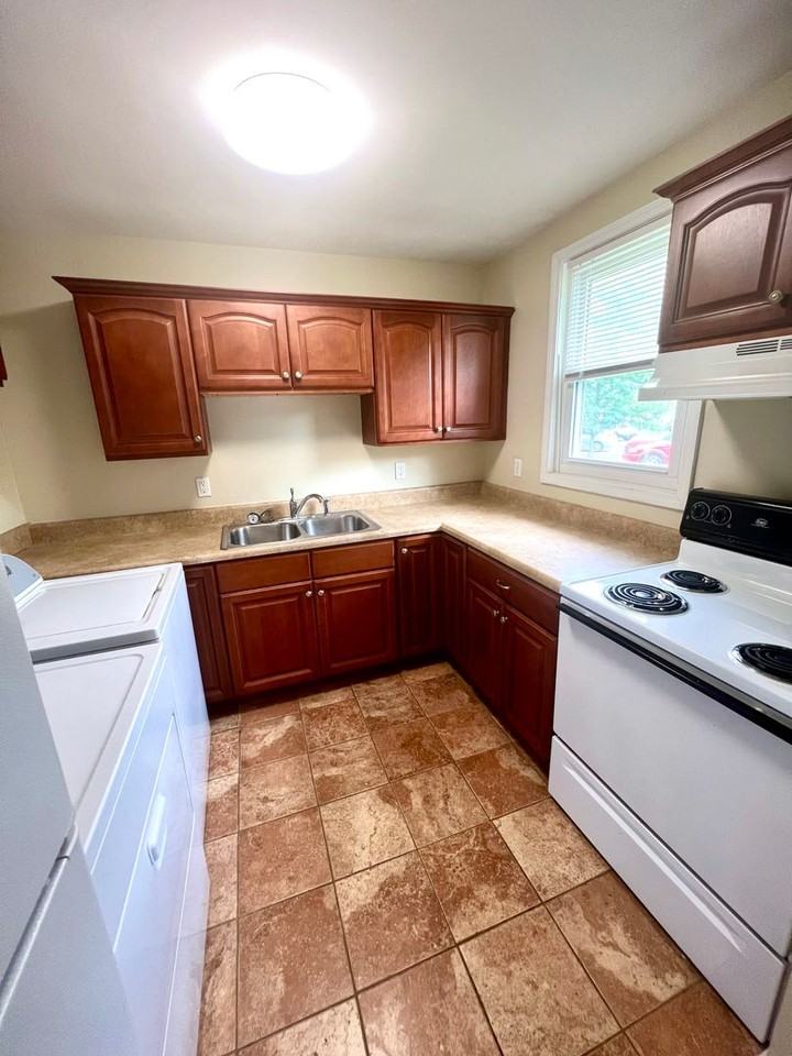 314 Moss Rose Ct - Photo 3 of 11