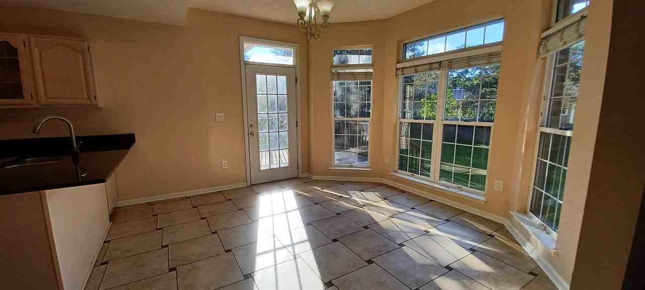 22 Lord Calvert Dr - Photo 4 of 26