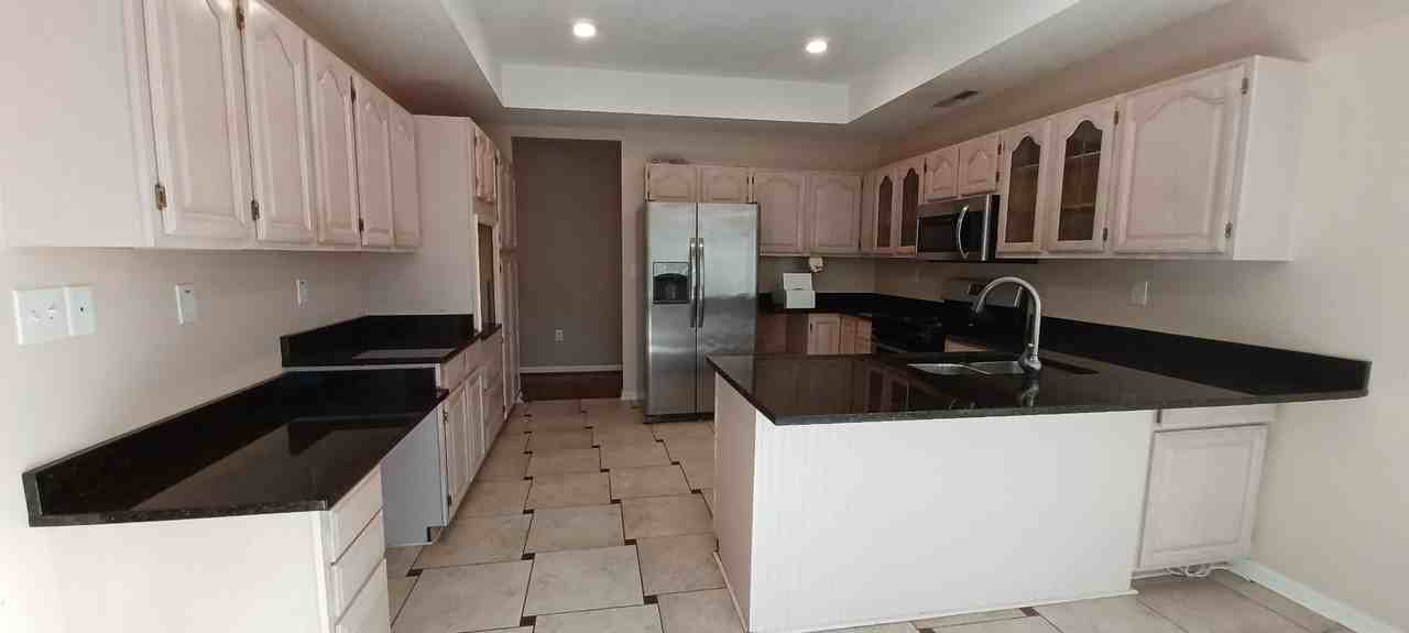 22 Lord Calvert Dr - Photo 5 of 26