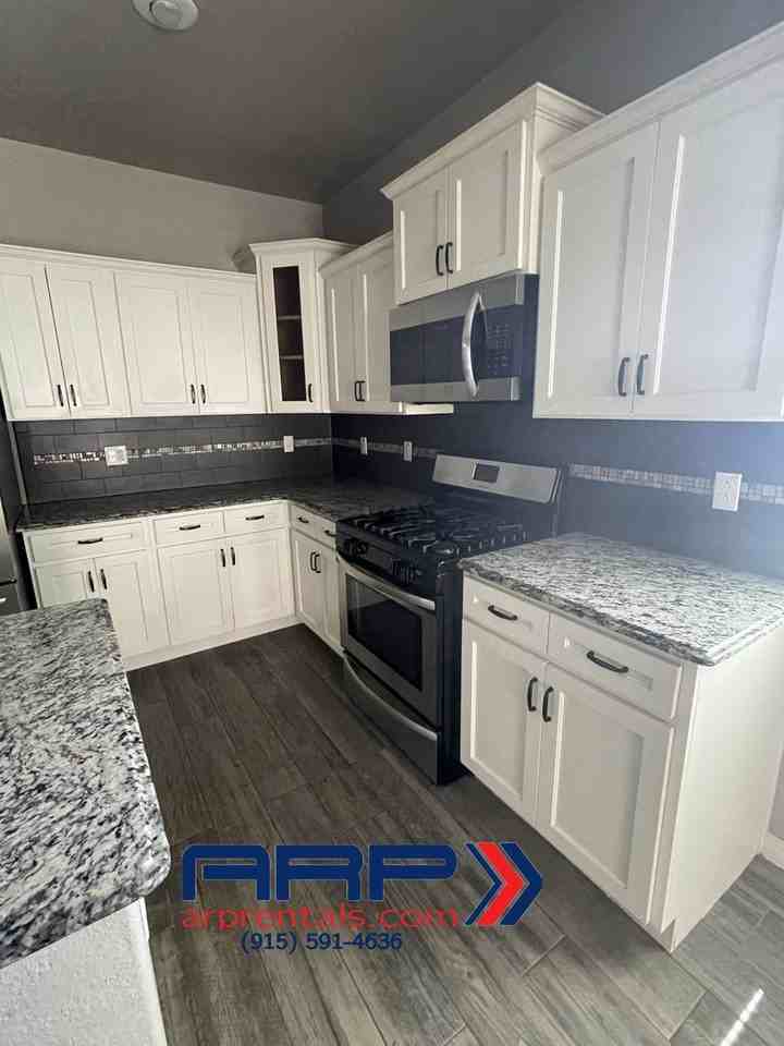 14328 John Scagno - Photo 4 of 23