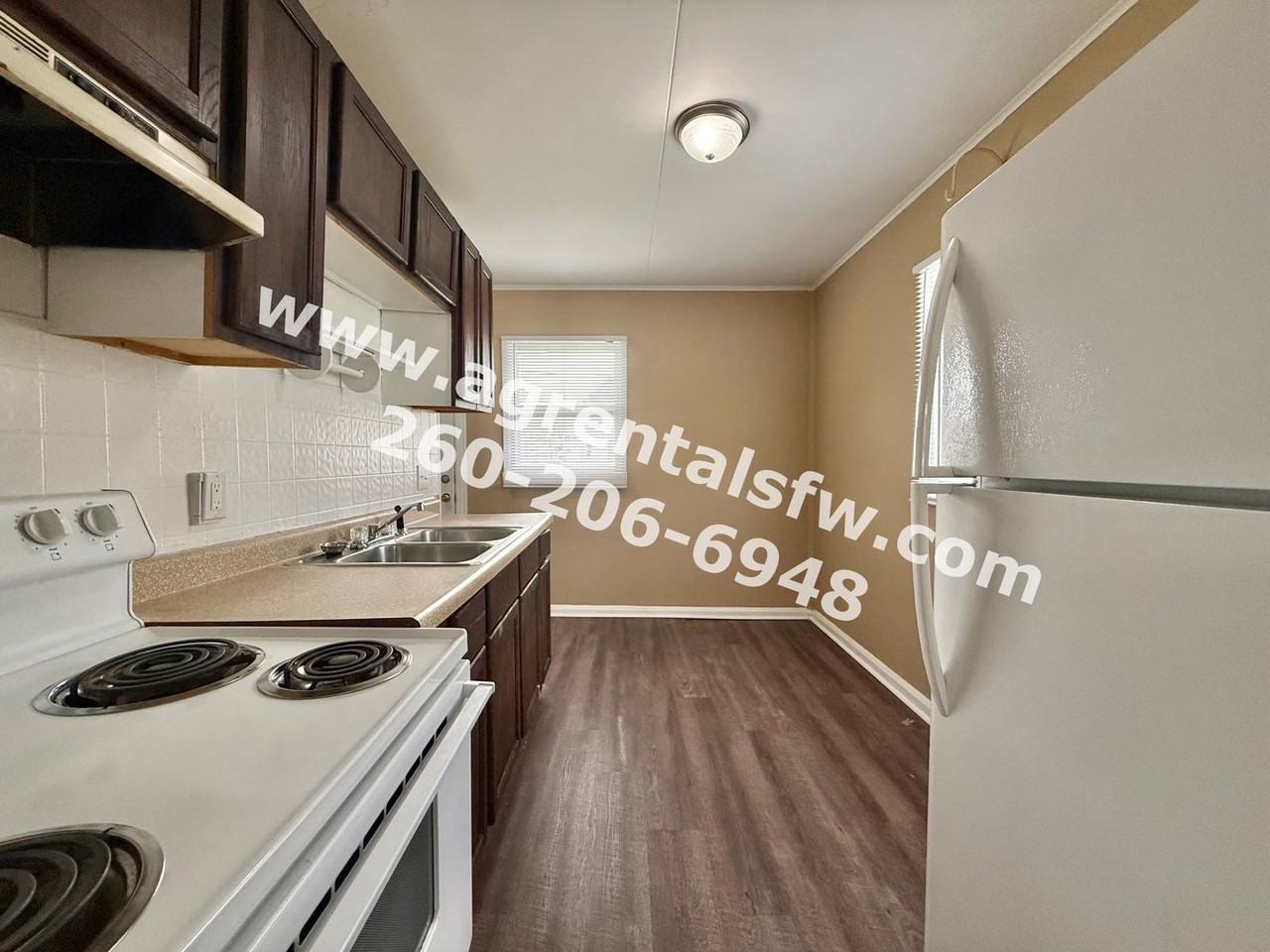 4920 Oliver St - Photo 4 of 13
