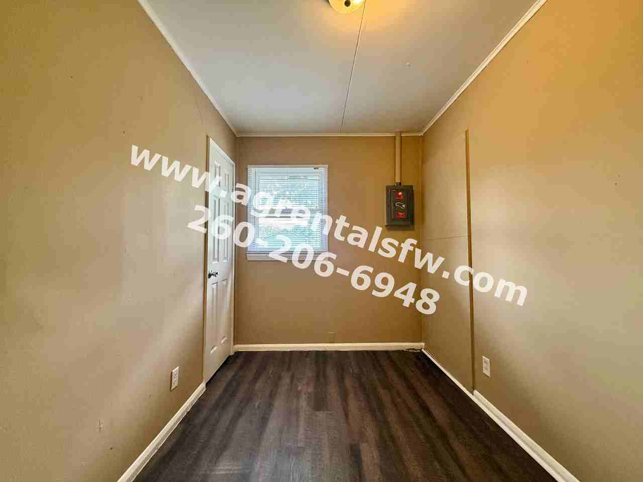 4920 Oliver St - Photo 6 of 13