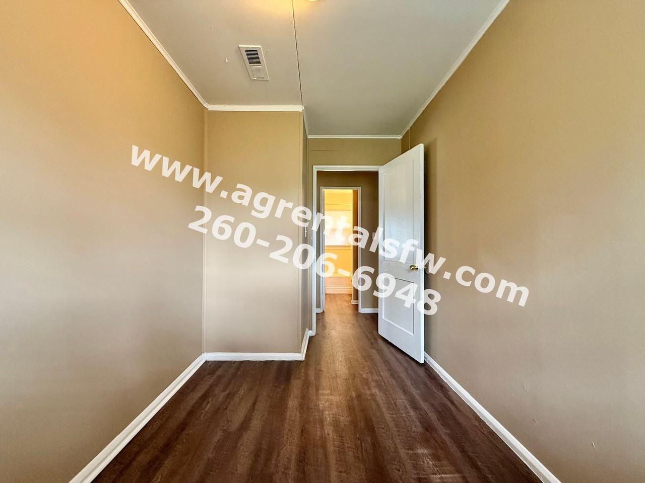 4920 Oliver St - Photo 7 of 13