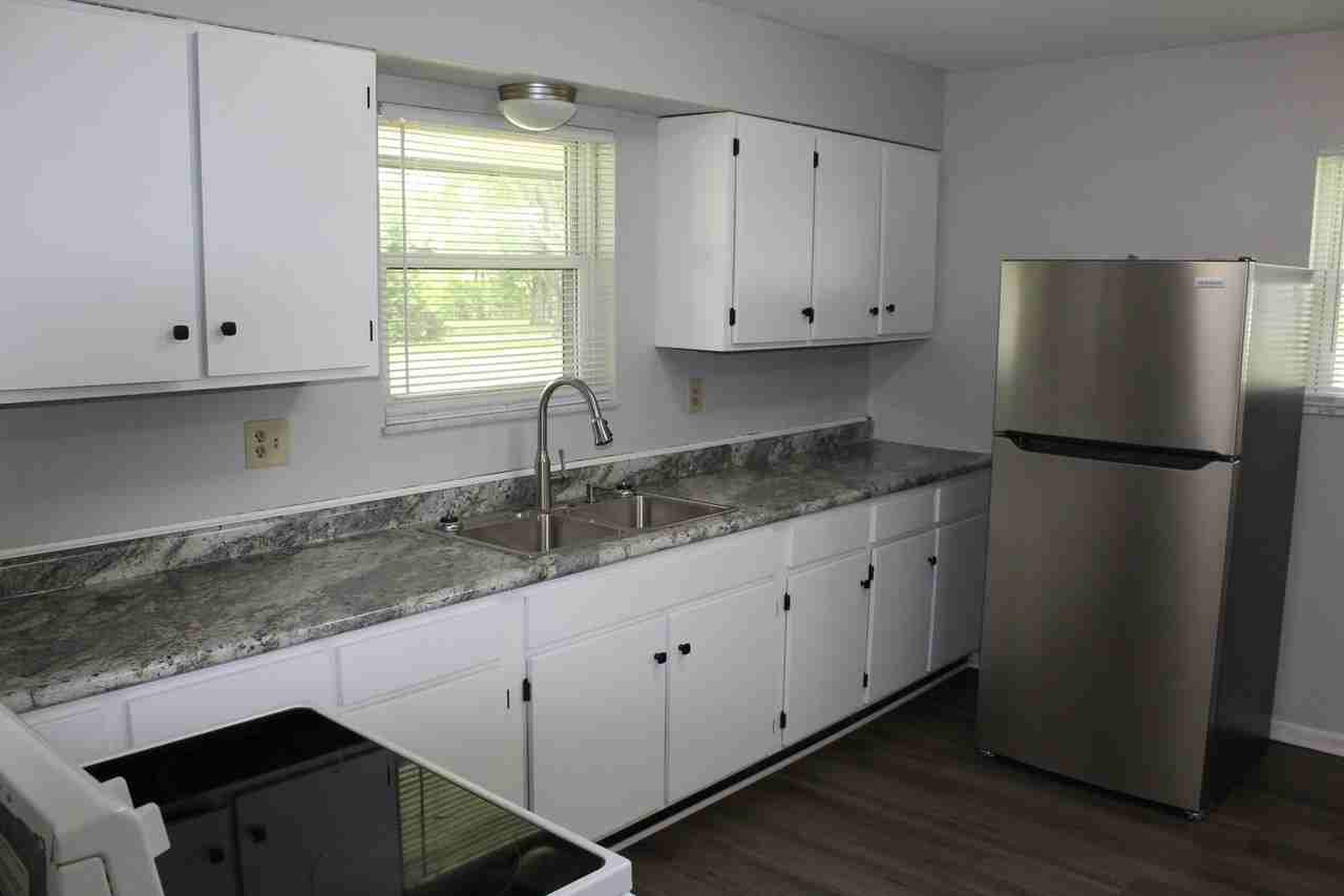90 Poplar Grove Dr - Photo 2 of 11