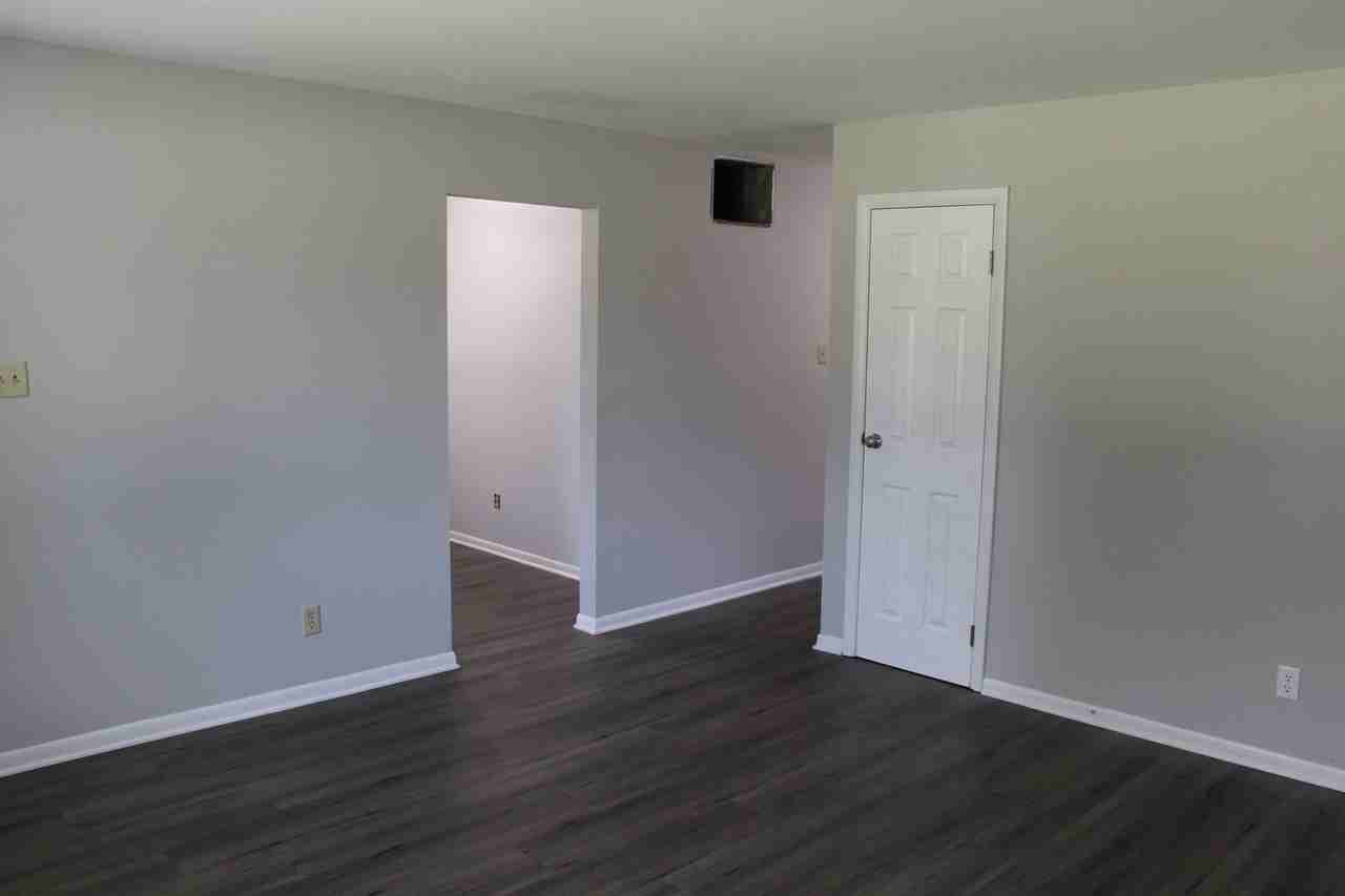 90 Poplar Grove Dr - Photo 3 of 11