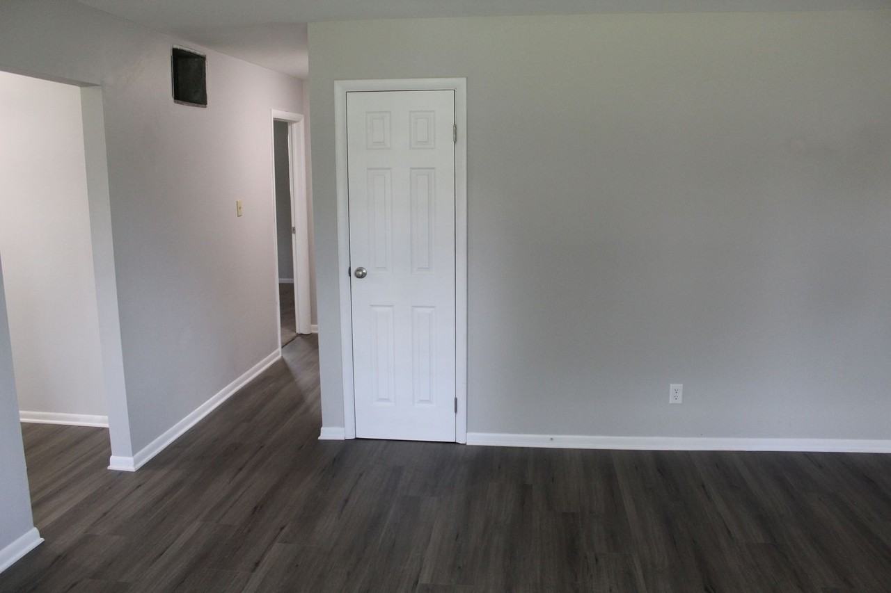 90 Poplar Grove Dr - Photo 5 of 11
