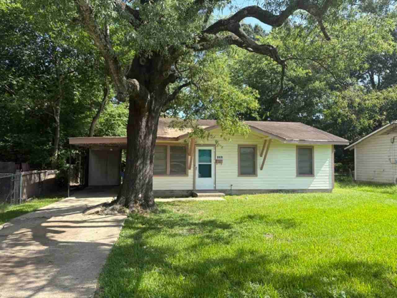 320 W 83rd St - Photo 2 of 16