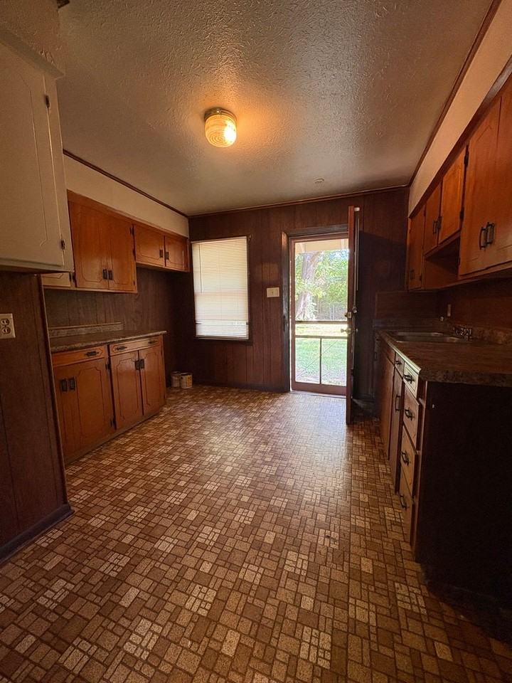 320 W 83rd St - Photo 3 of 16