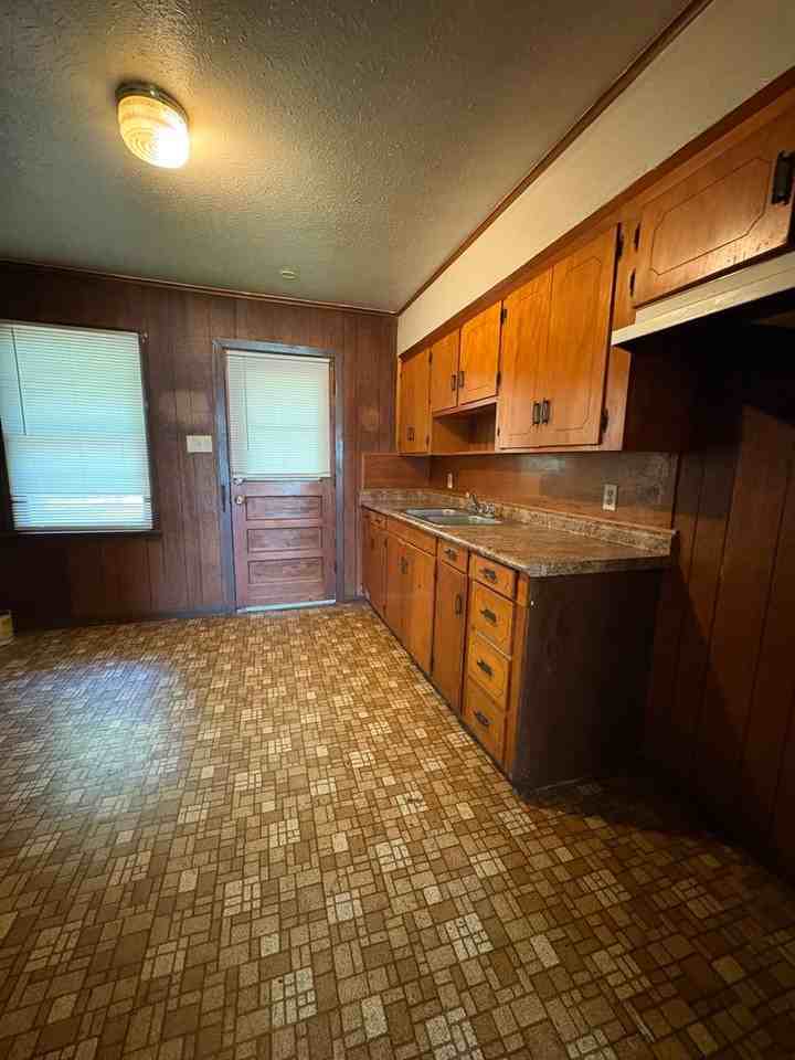 320 W 83rd St - Photo 4 of 16
