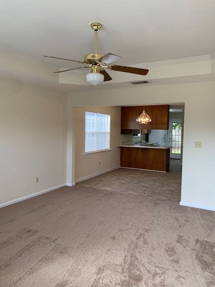 3004 Kensington Ln - Photo 2 of 12
