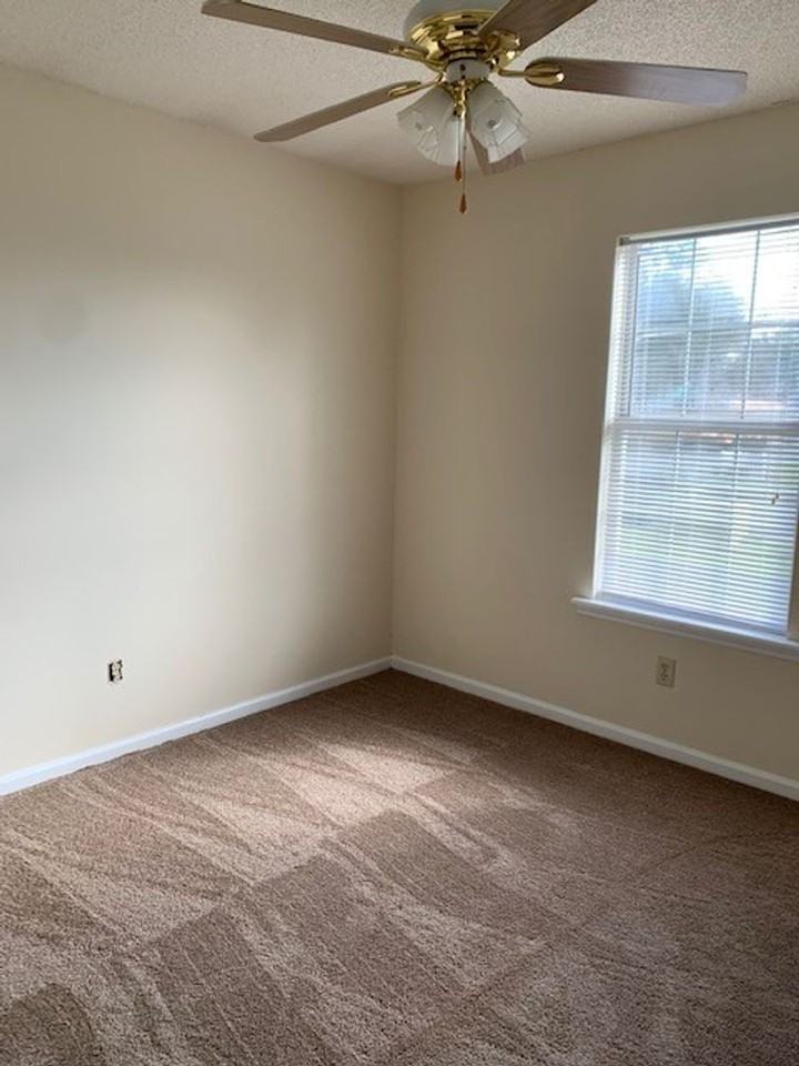 3004 Kensington Ln - Photo 5 of 12