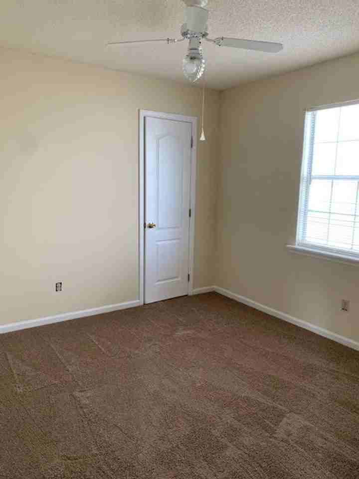 3004 Kensington Ln - Photo 6 of 12