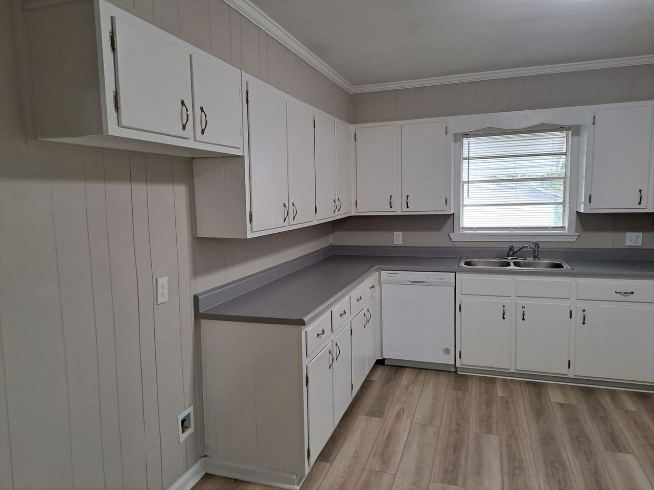 205 E 2nd St - Photo 2 of 17