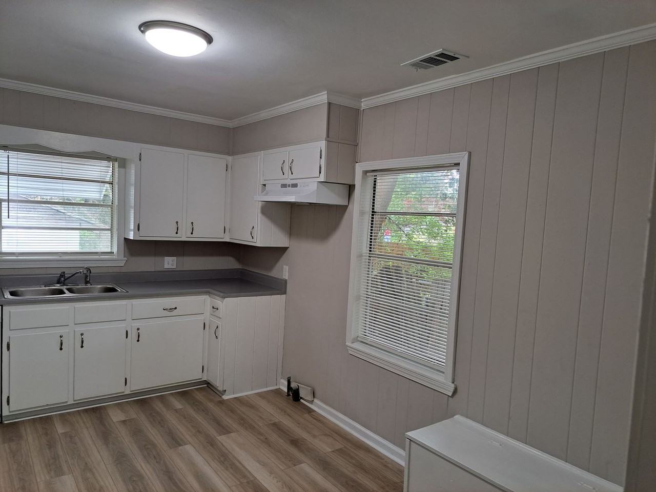 205 E 2nd St - Photo 6 of 17