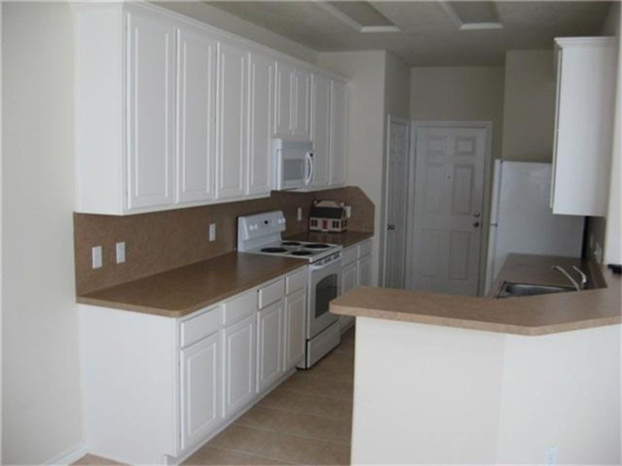 17154 Oakwood Chase Dr - Photo 2 of 7