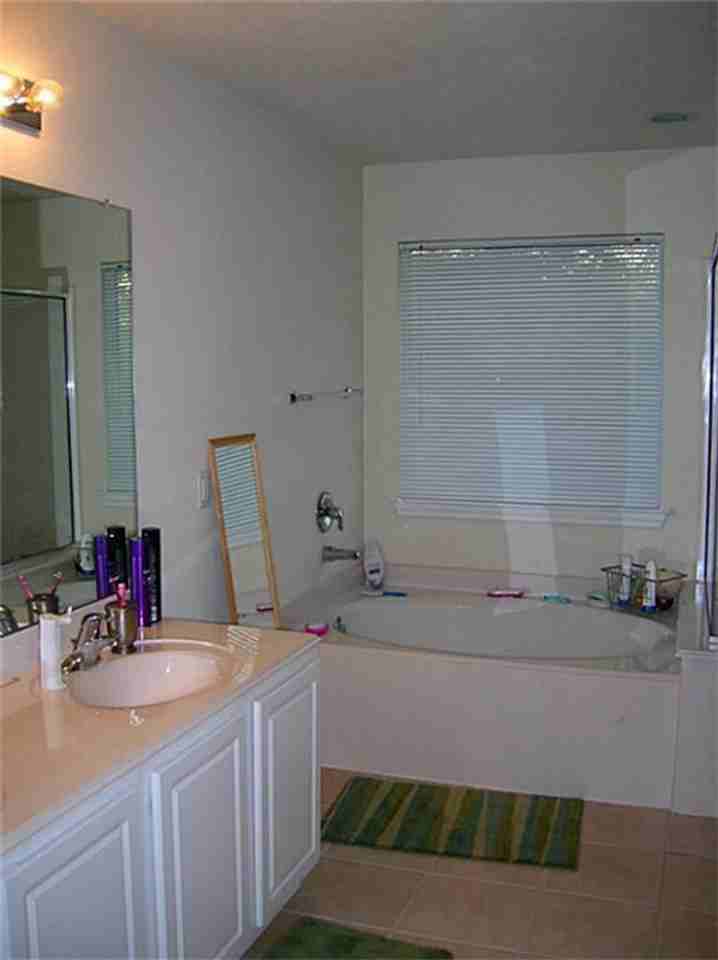 17154 Oakwood Chase Dr - Photo 5 of 7