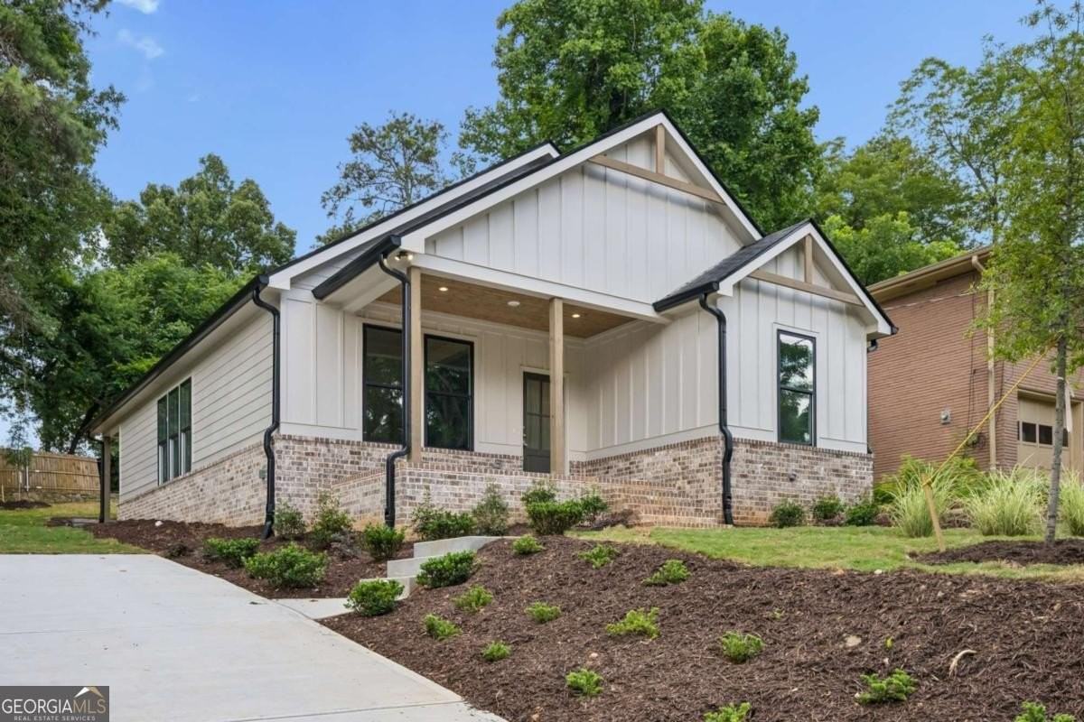 2050 Morehouse Dr Nw - Photo 4 of 25