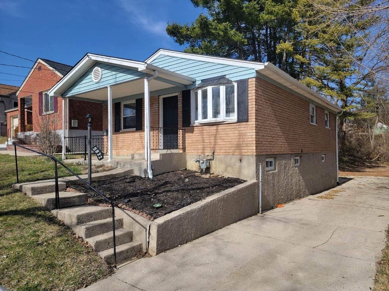 5832 Childs Ave - Photo 2 of 21