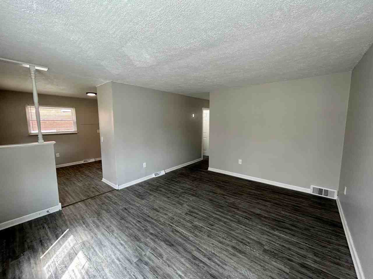 5832 Childs Ave - Photo 5 of 21
