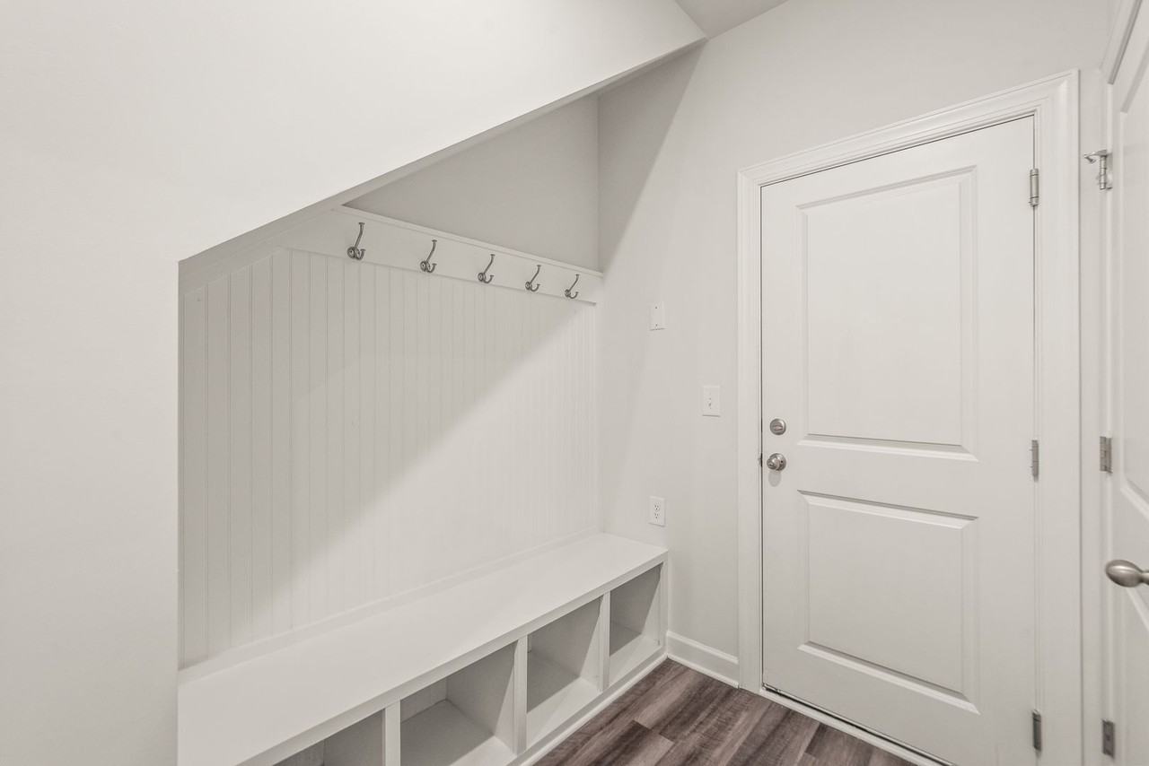 7136 Bryce Ave - Photo 4 of 31