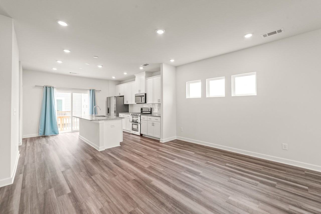 7136 Bryce Ave - Photo 5 of 31