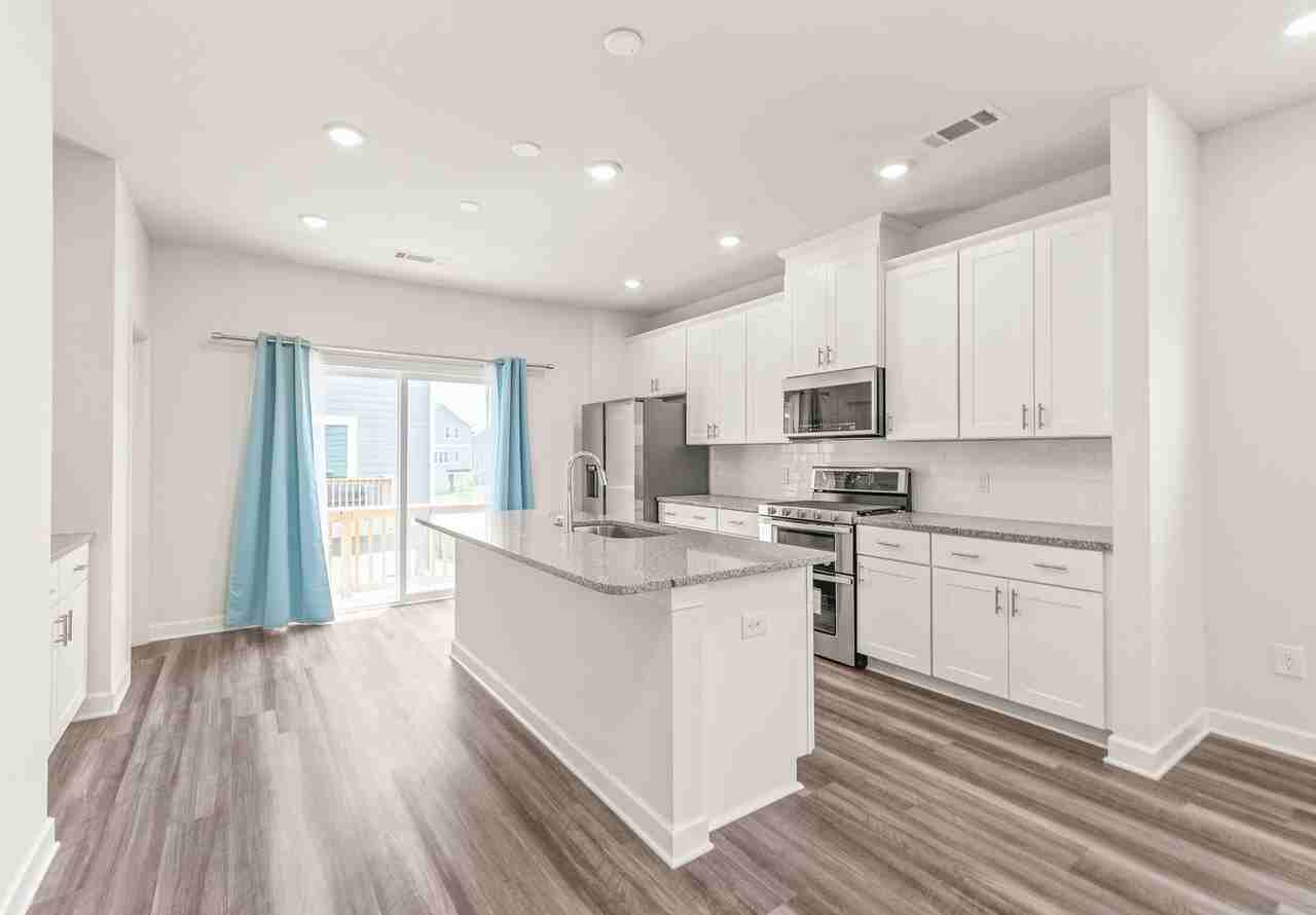 7136 Bryce Ave - Photo 6 of 31