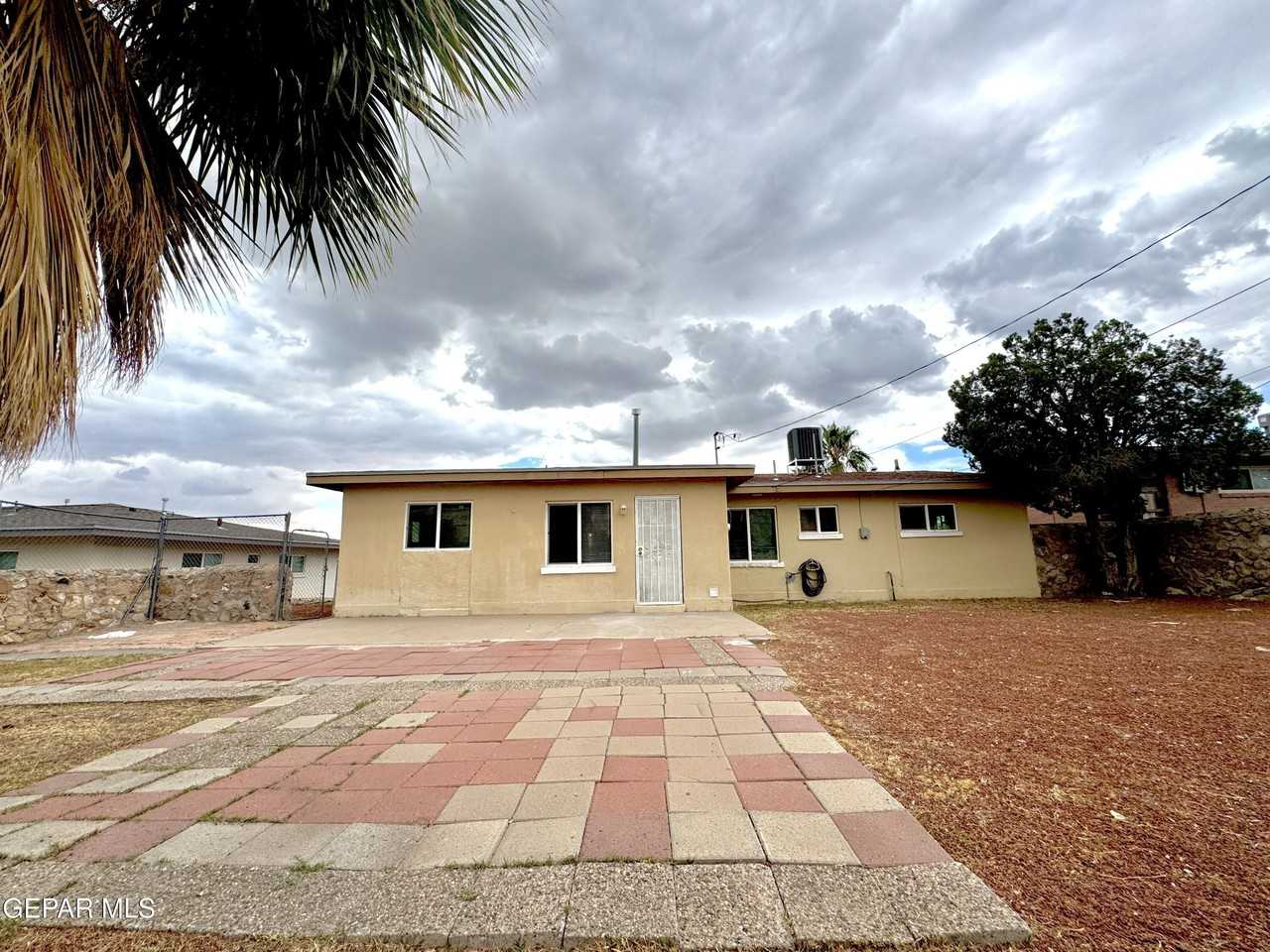209 San Saba Rd - Photo 3 of 22