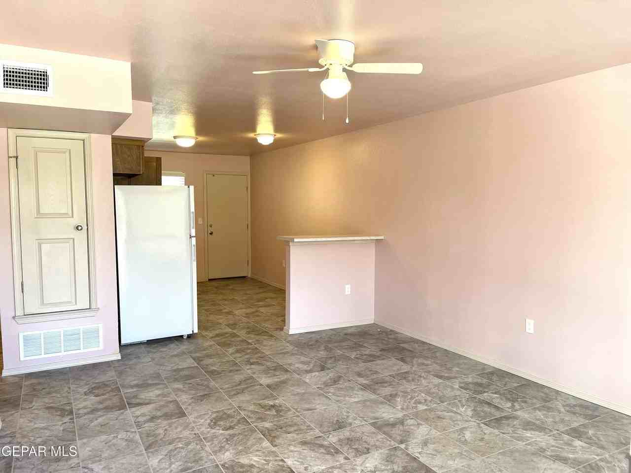 445 Gallagher St - Photo 4 of 10