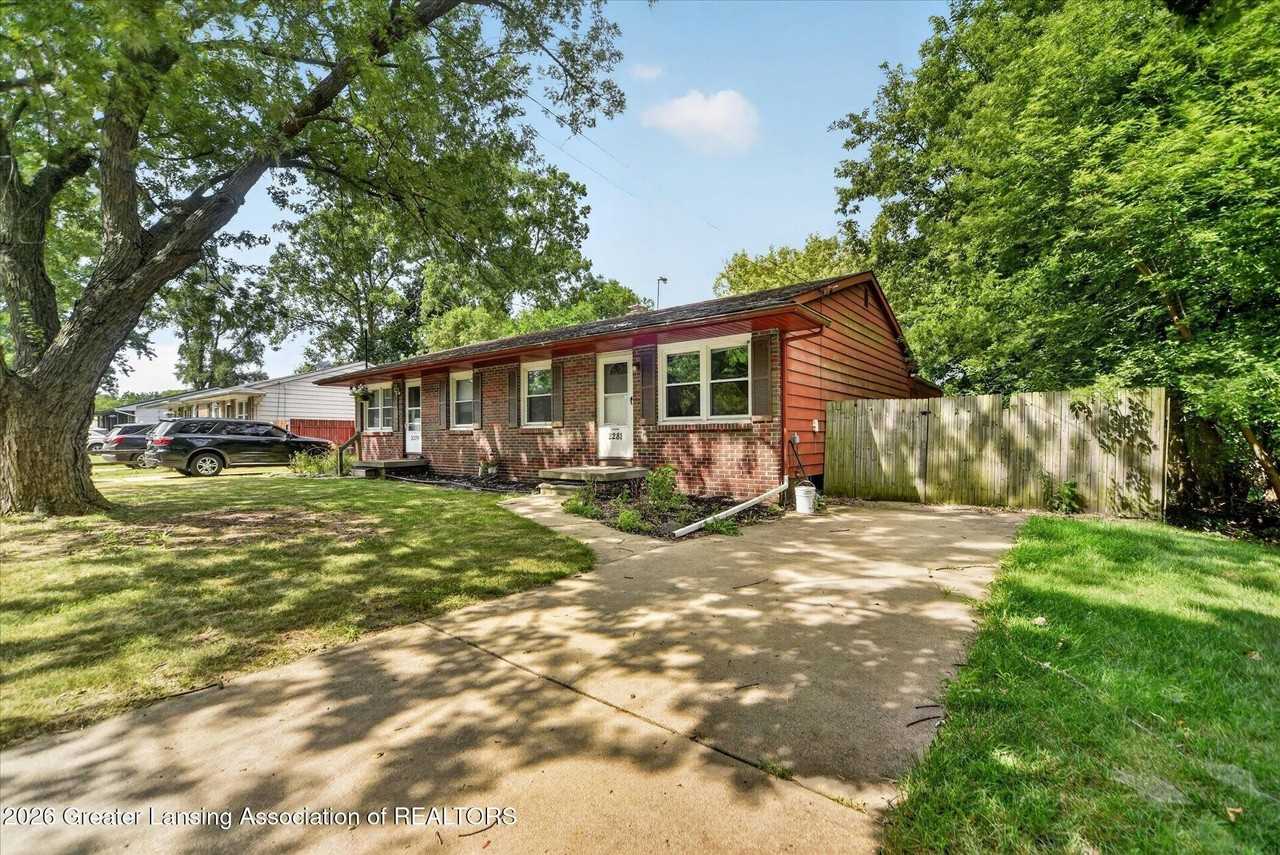 2281 N Vernon Ave - Photo 3 of 21