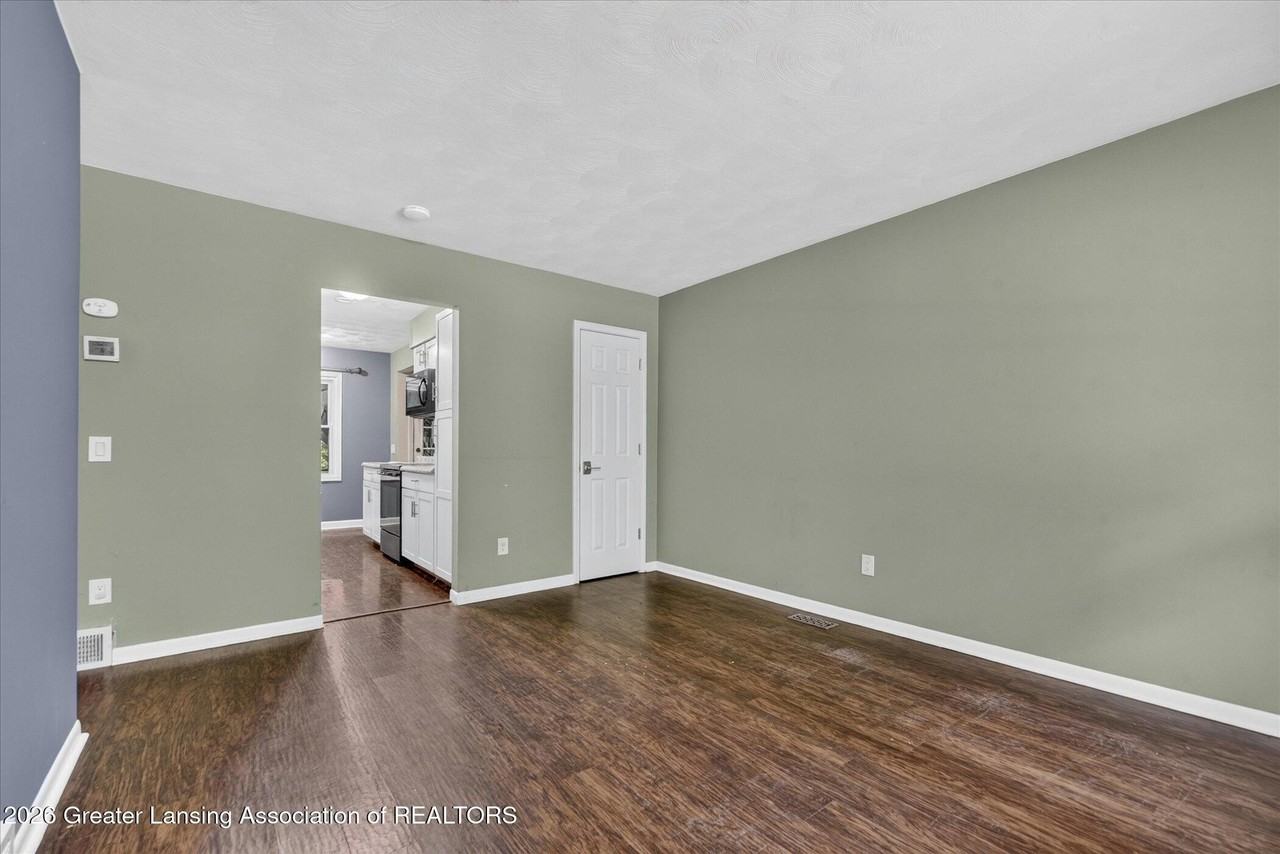 2281 N Vernon Ave - Photo 5 of 21