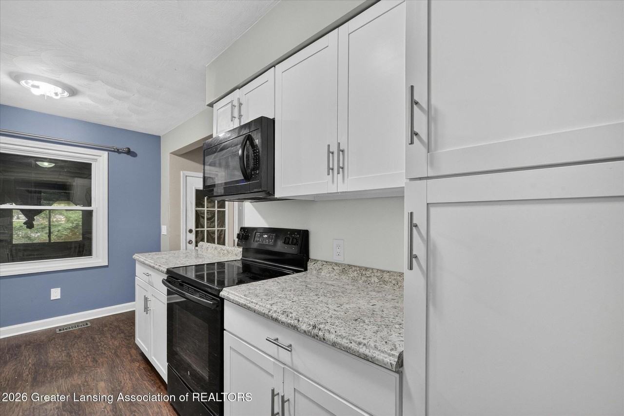 2281 N Vernon Ave - Photo 7 of 21