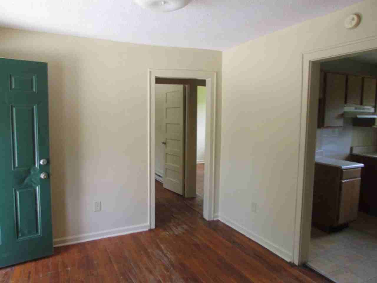 121 Dixie Dr - Photo 2 of 8