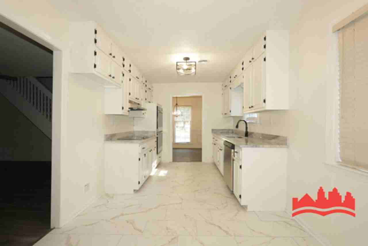 8241 Misty Meadows Ln - Photo 6 of 21