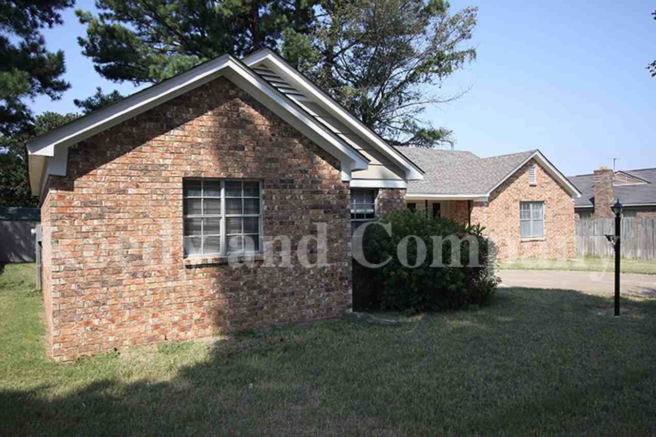 3235 Fox Chase Dr - Photo 4 of 28