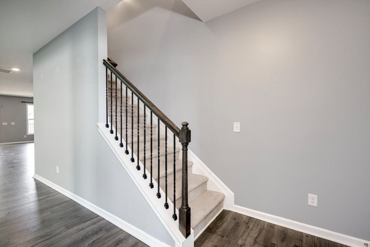6082 High Top Ln - Photo 3 of 42