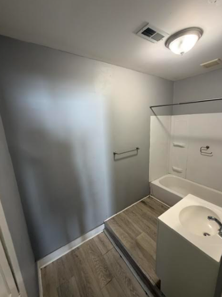 9704 Lorain Ave - Photo 3 of 4