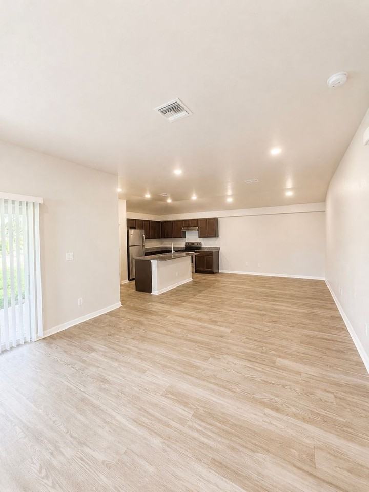 361 Greenbriar Blvd - Photo 6 of 26